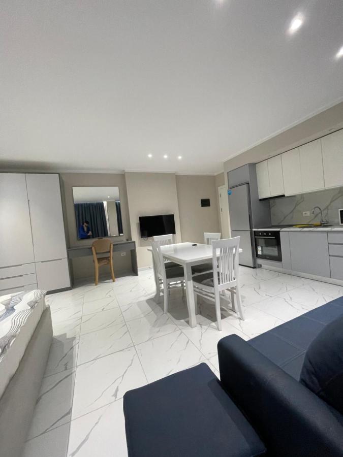 Modern Beachfront Apartments Sarandë Exterior foto