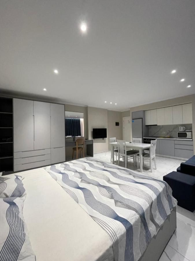 Modern Beachfront Apartments Sarandë Exterior foto